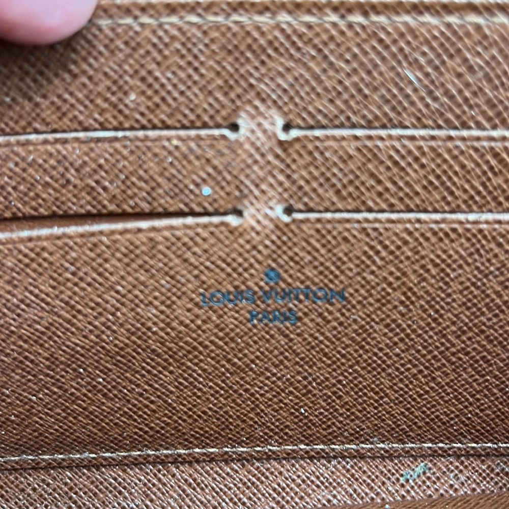 LOUIS VUITTON Zippy Wallet Long Monogram - Picture 12 of 14